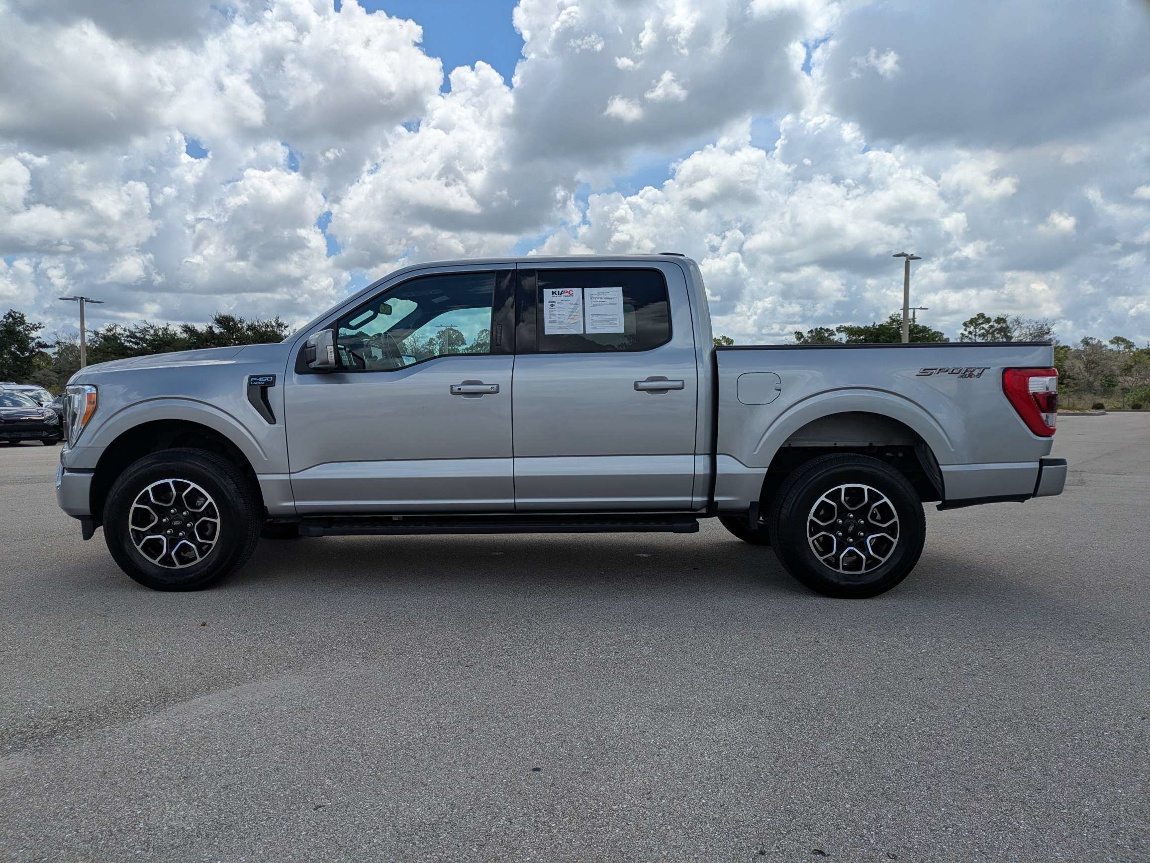 Used 2023 Silver Metallic Ford LARIAT image 8