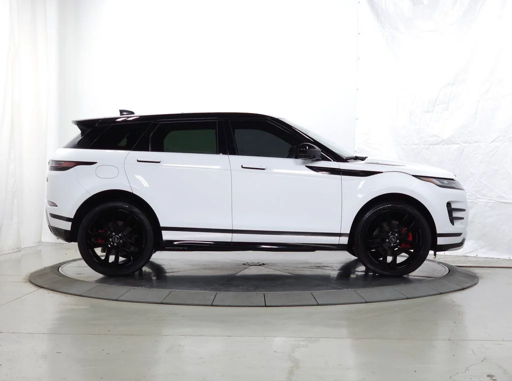 Used 2023 White Land Rover R-Dynamic SE image 8