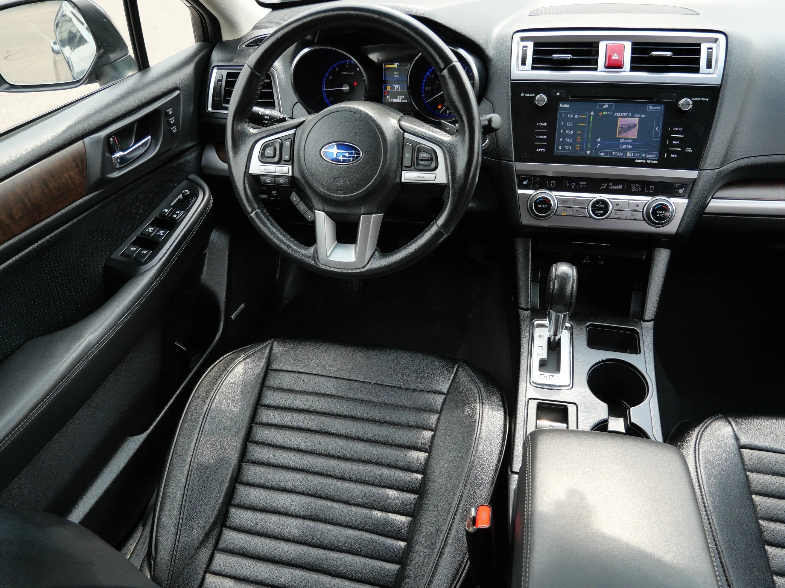 Used 2017 Twilight Blue Metallic Subaru Limited image 9