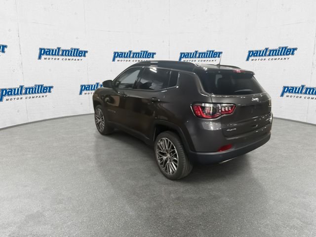 Used 2023 Gray Jeep Limited image 7