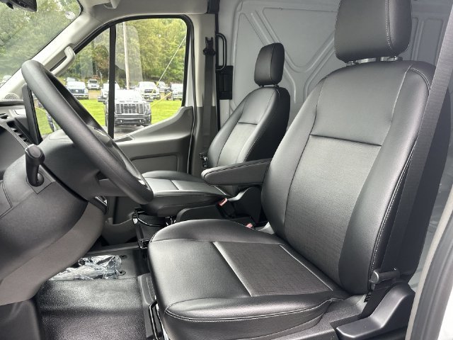 New 2026 Oxford White Ford Cargo Van image 15