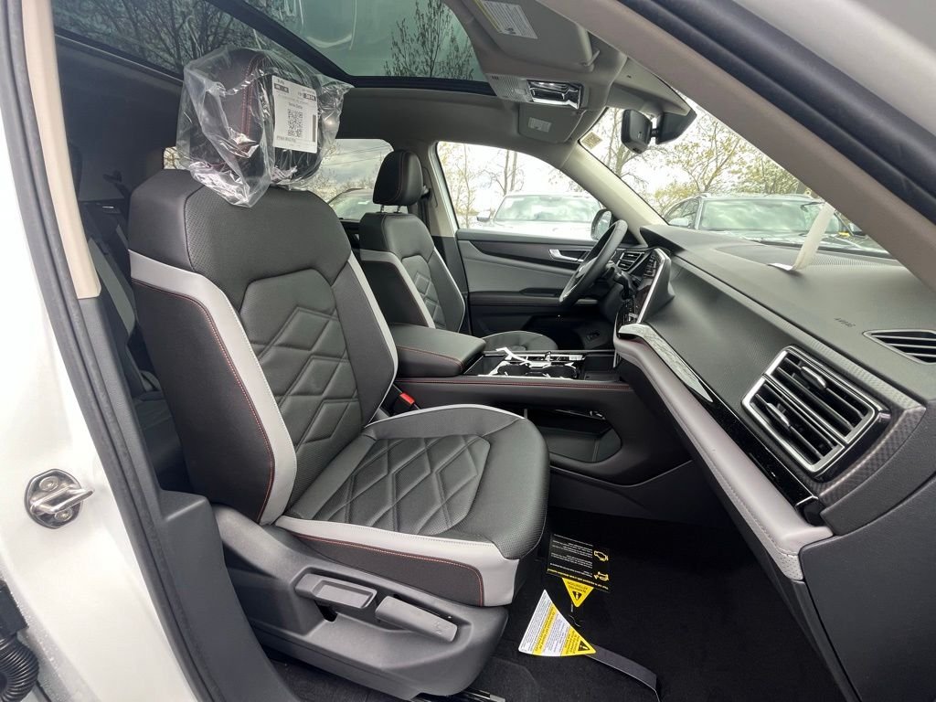 New 2026 White/off-white Volkswagen 2.0T Peak Edition image 12