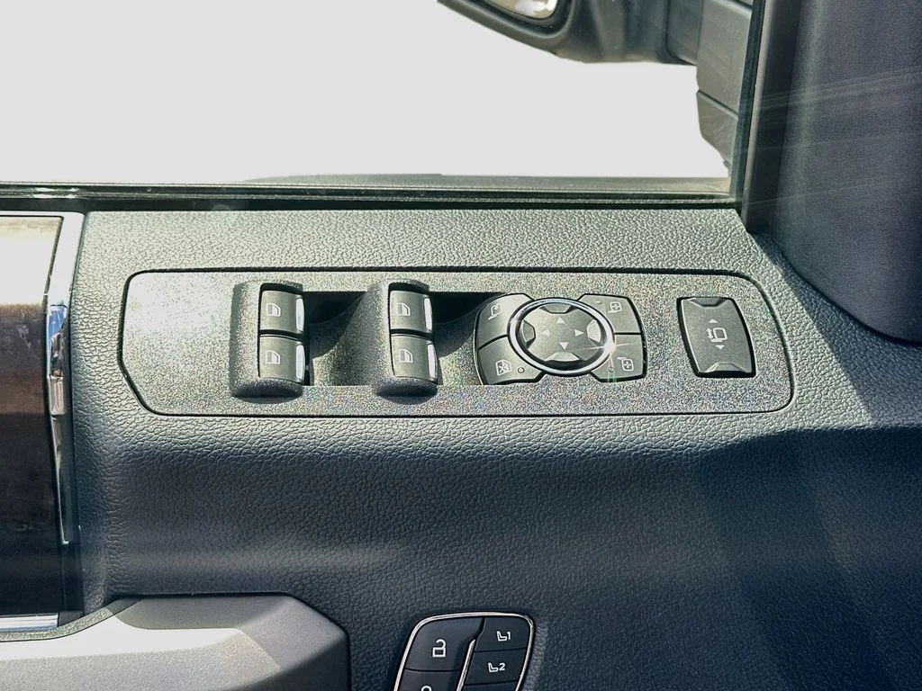 Used 2022 Gray Ford Lariat image 18