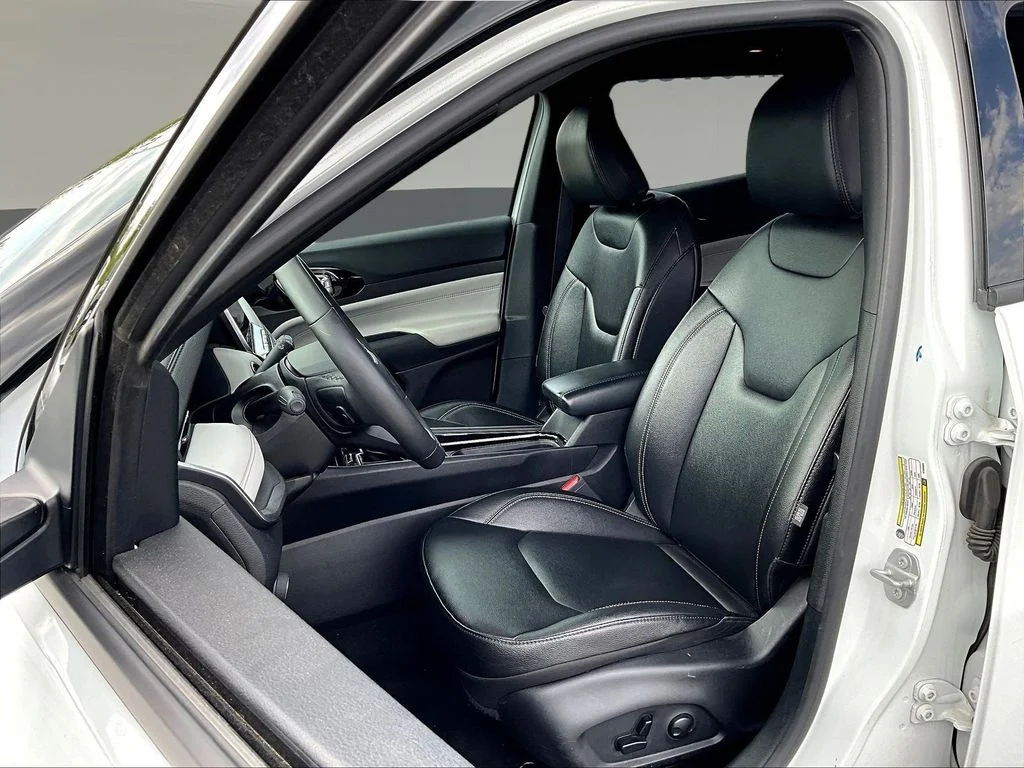 Certified Used 2025 White Jeep Limited image 24