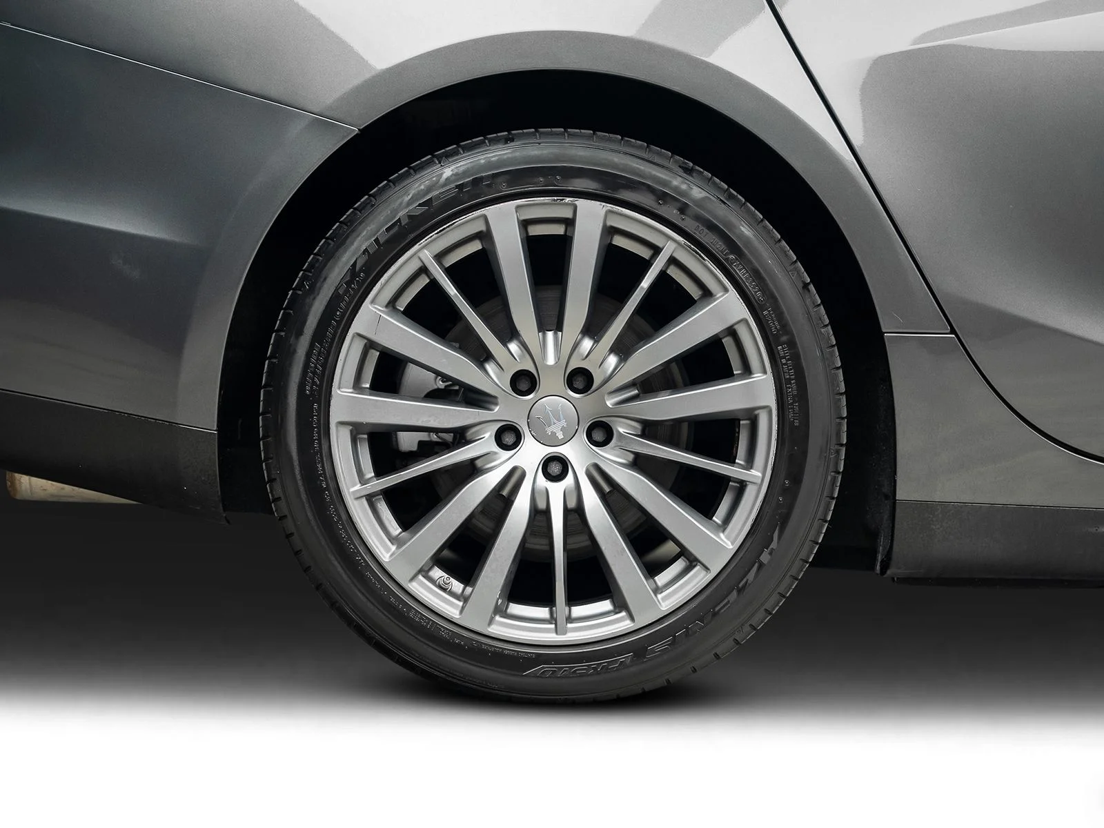 Used 2017 Gray Maserati Base image 34