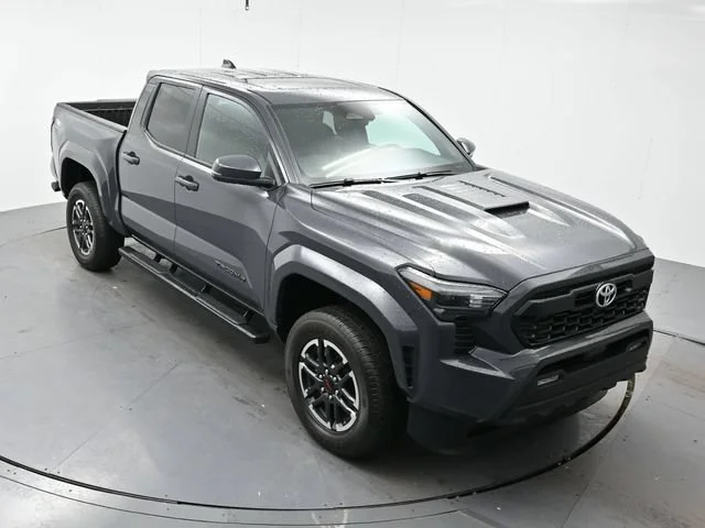 Used 2025 Underground Toyota SR5 image 30