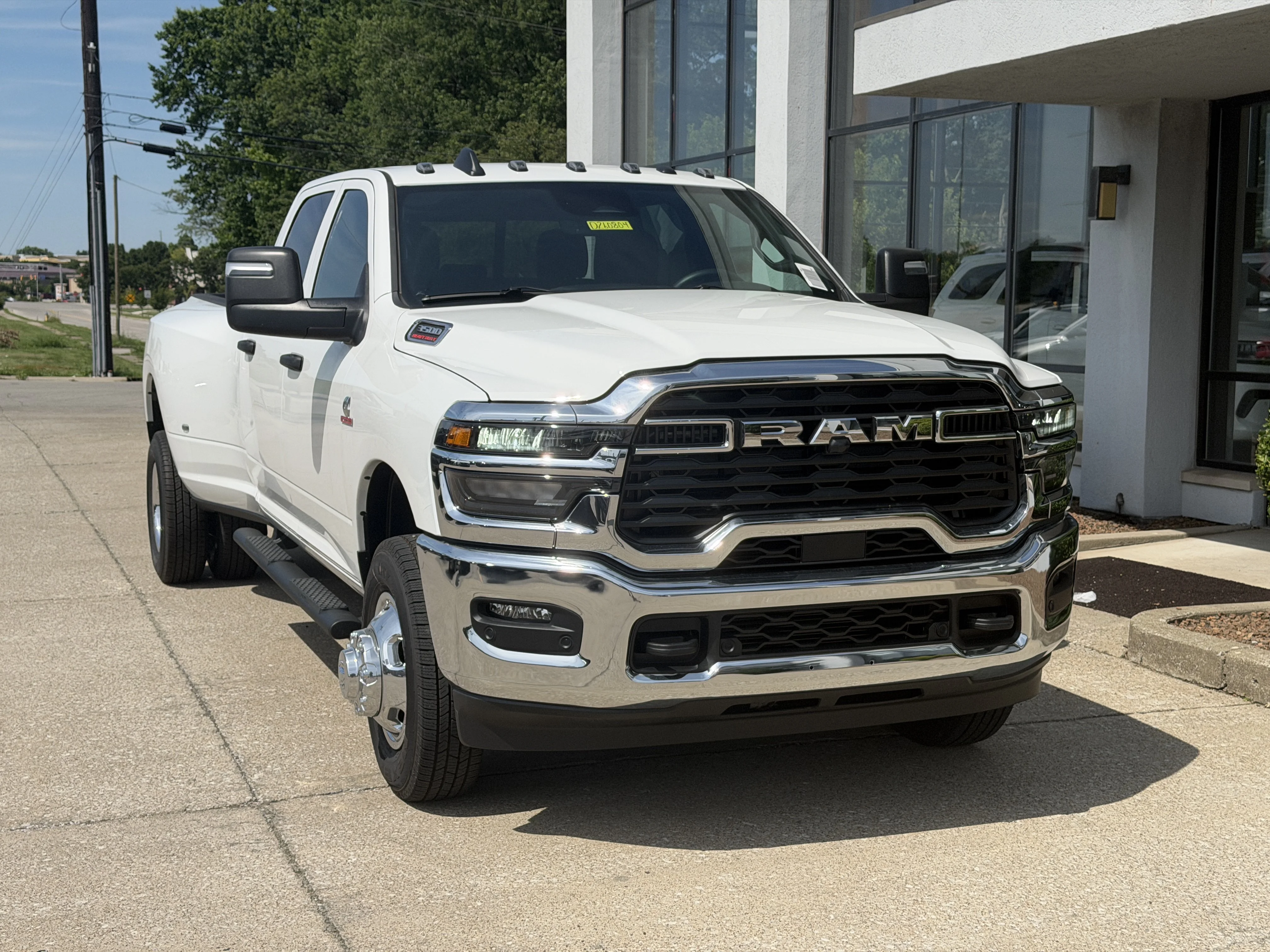 New 2026 Bright White Clear-Coat Exterior Paint RAM Tradesman image 20