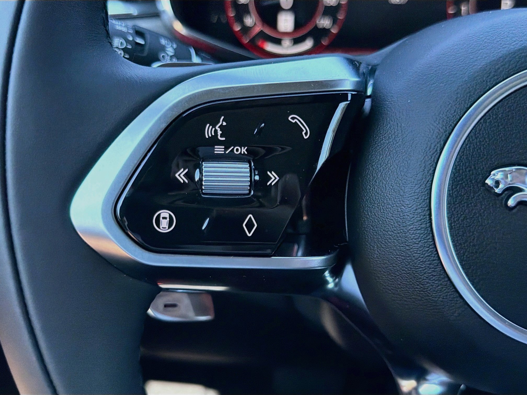 2026 Jaguar F-Pace R-Dynamic S - Photo 36