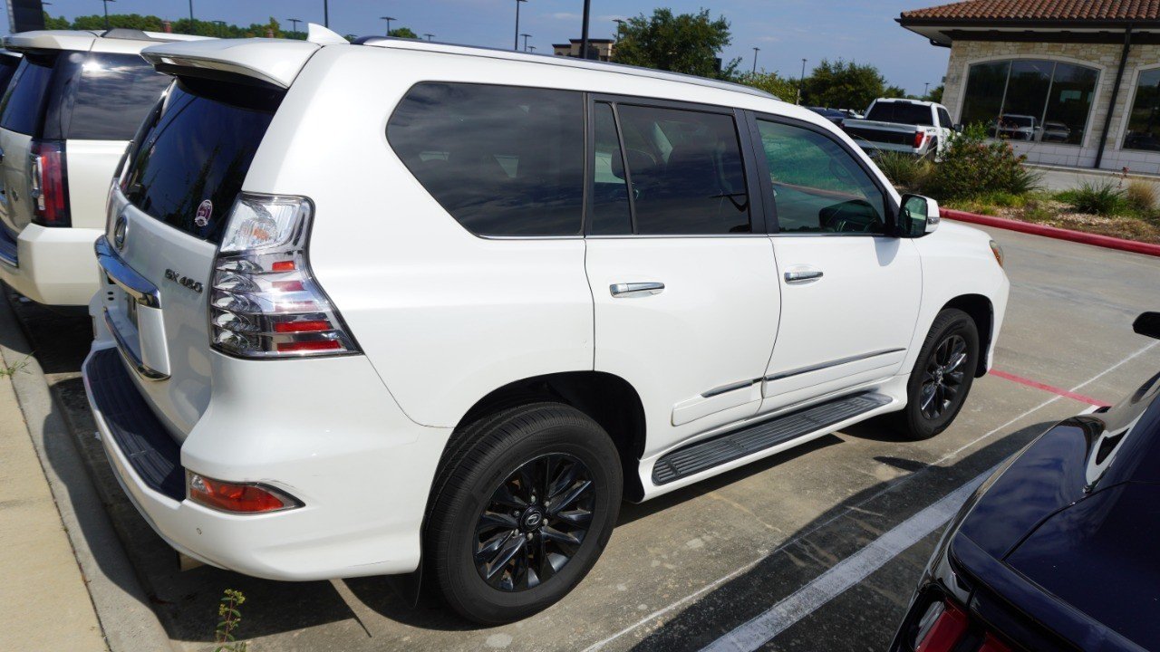 Used 2016 White Lexus  image 5