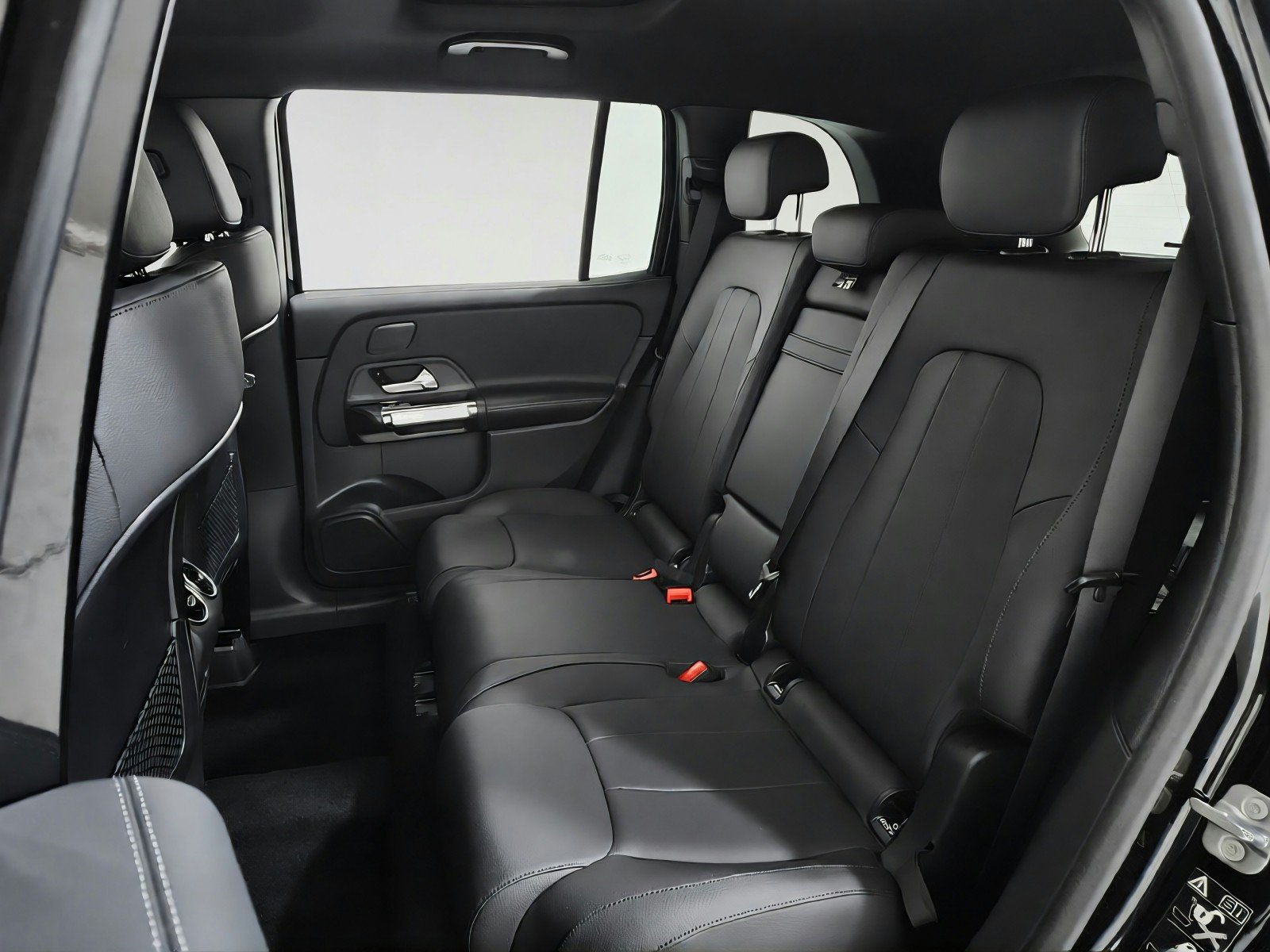 Certified Used 2026 Night Black Mercedes-Benz GLB 250 image 18