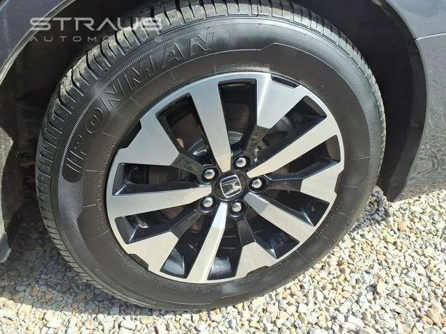 Used 2025 Solar Silver Metallic Honda EX-L image 24