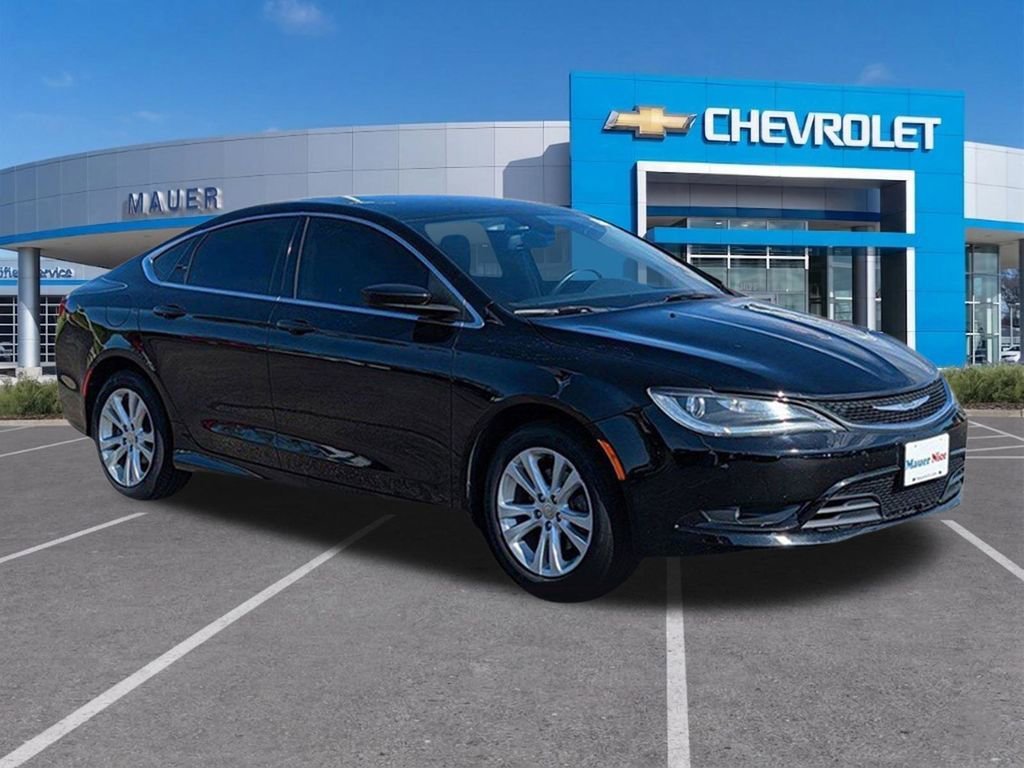 2017 Chrysler 200 Limited Platinum's photo