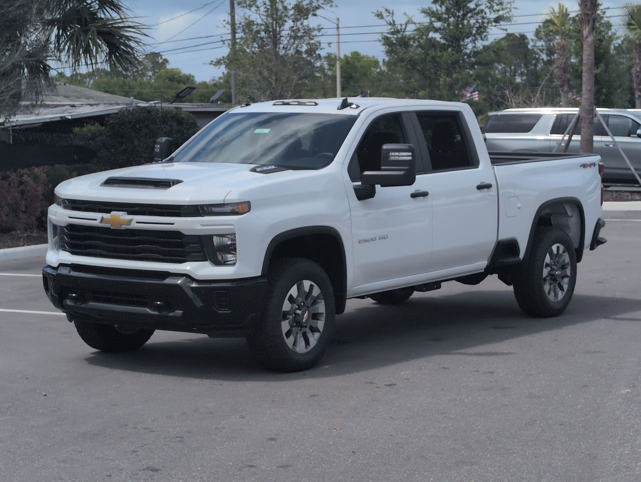 New 2026 Summit White Chevrolet Custom image 4