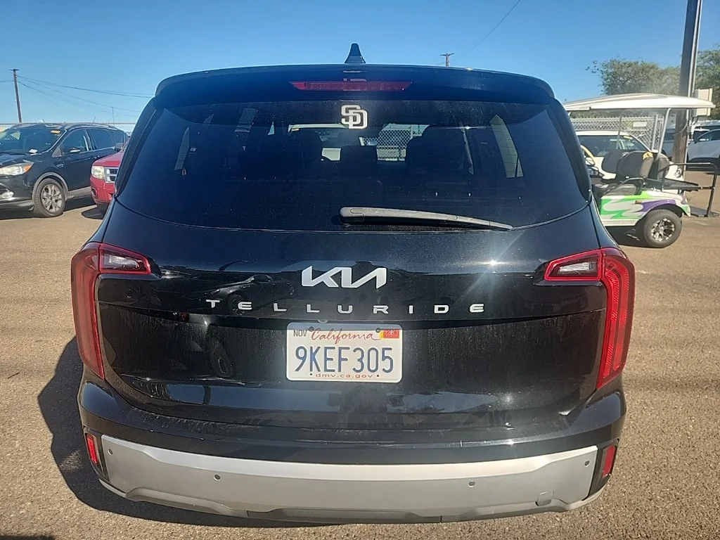 Used 2024 Black Kia LX image 11