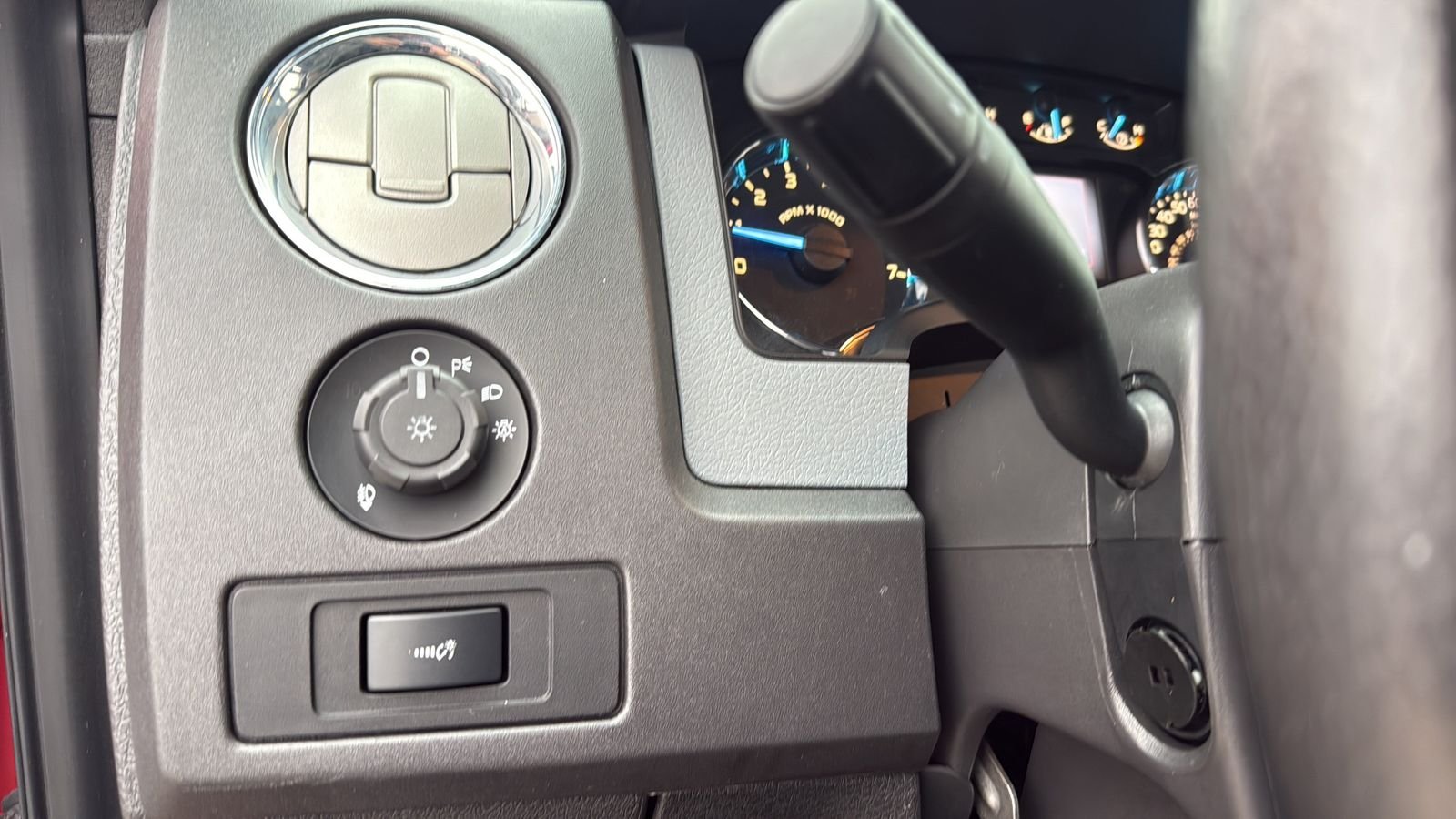 Used 2011  Ford XLT image 17