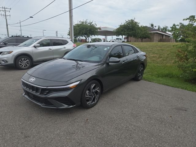 Used 2024 Amazon Gray Hyundai SEL image 2
