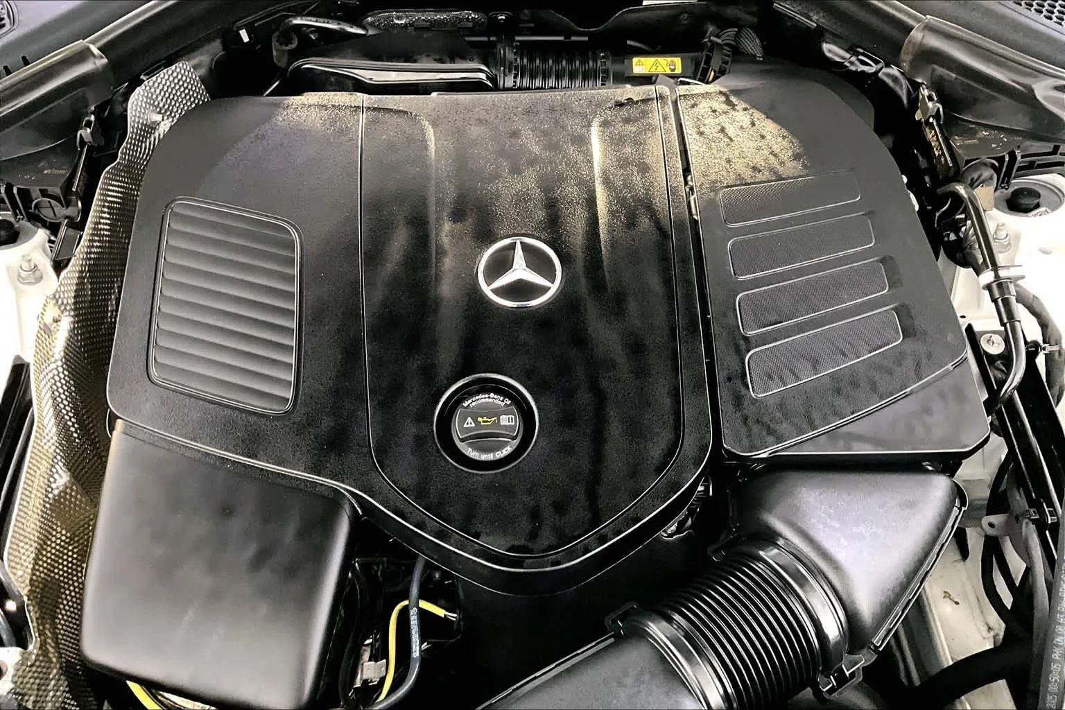 Certified Used 2026 Polar White Mercedes-Benz GLC 300 image 31