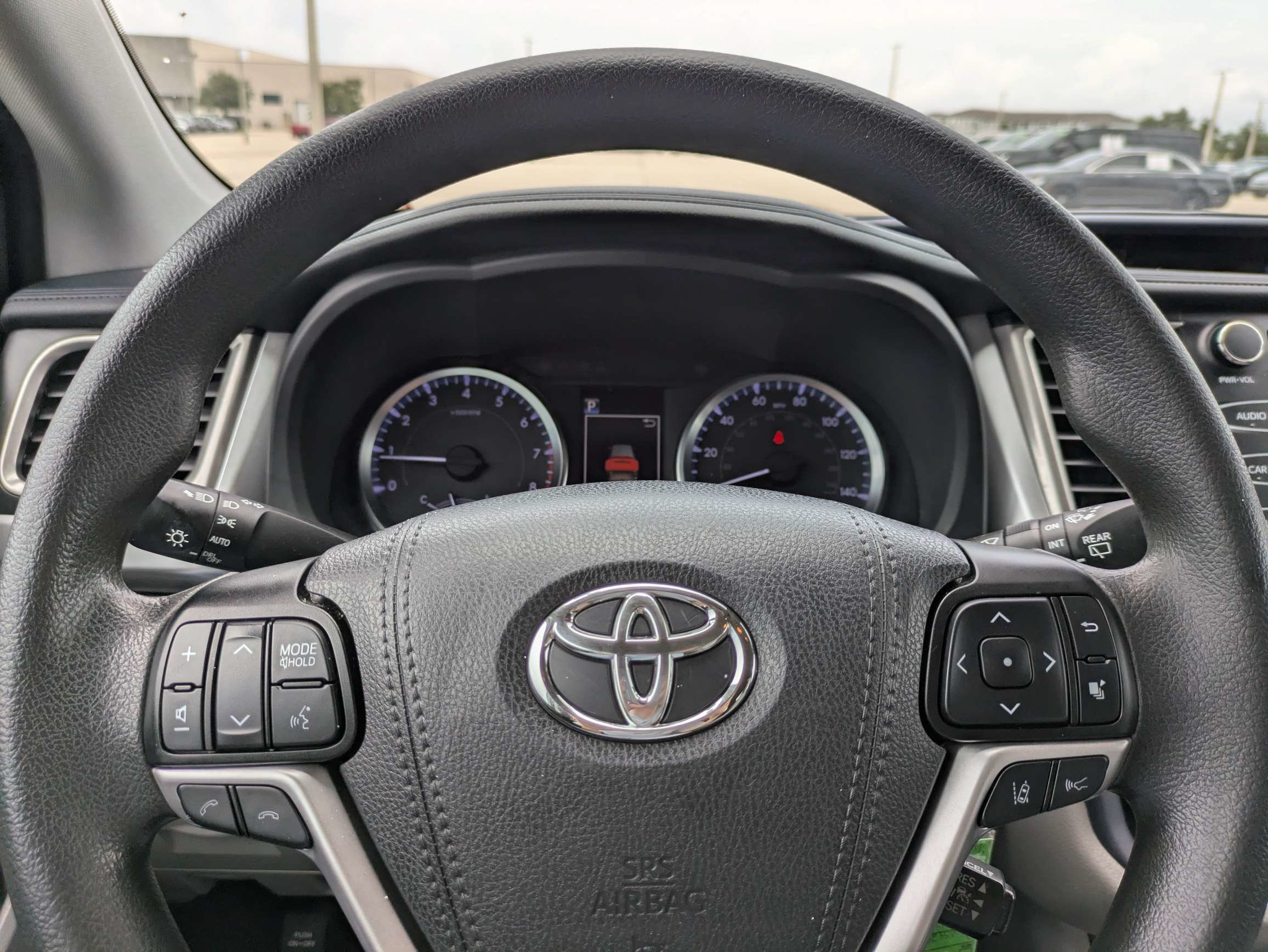 Used 2019 Alumina Jade Metallic Toyota LE image 31
