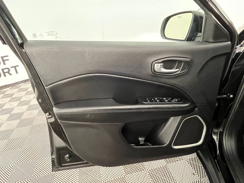 Used 2019 Black Jeep Latitude image 25