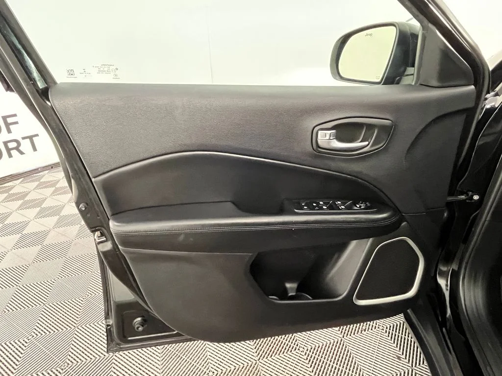 Used 2019 Black Jeep Latitude image 25
