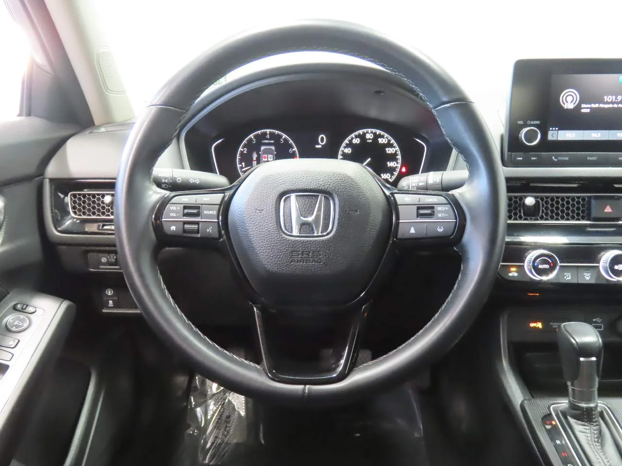 Used 2023 Lunar Silver Metallic Honda EX image 8