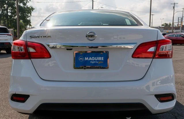 Used 2019 White Nissan S image 7