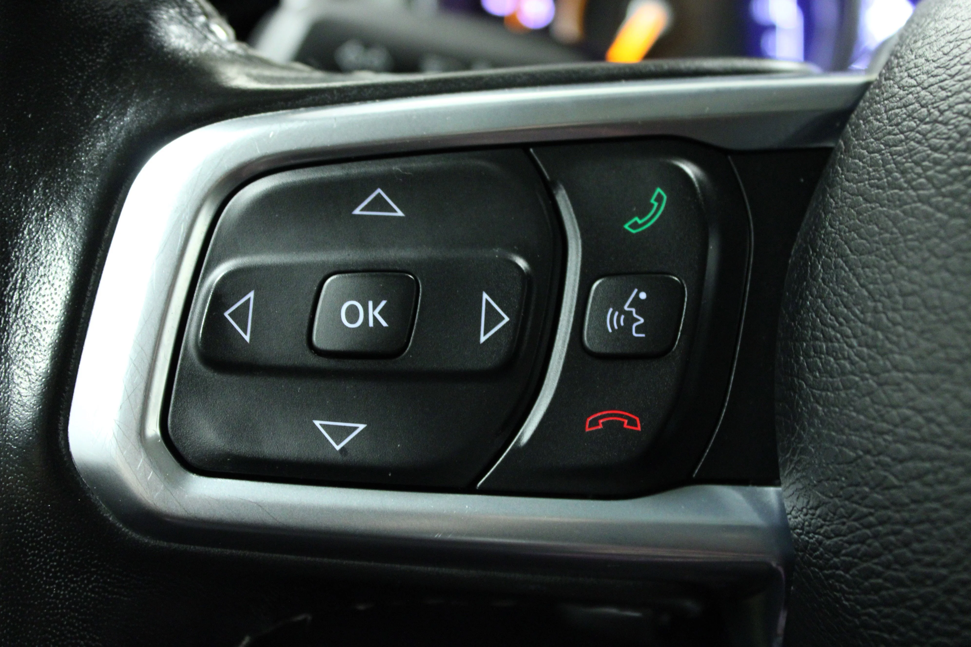 Used 2023 High Velocity Clearcoat Jeep Sahara image 20