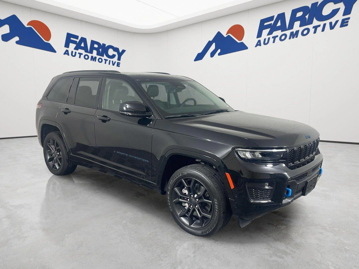 Used 2023 Diamond Black Crystal Pearlcoat Jeep 30th Anniversary image 5