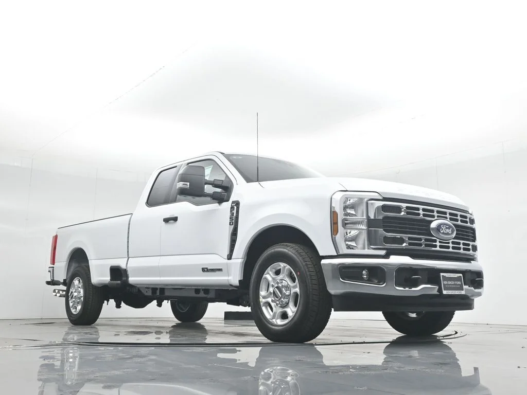 New 2026 Oxford White Ford XLT image 49