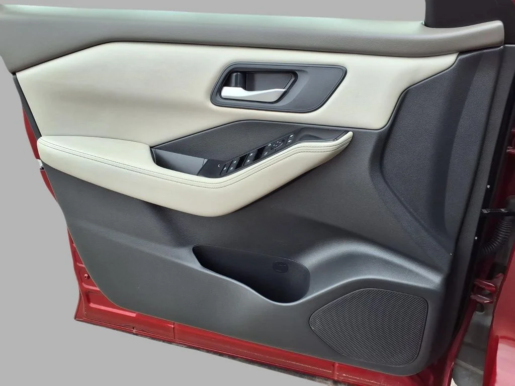 Used 2025 Red Nissan SV image 19