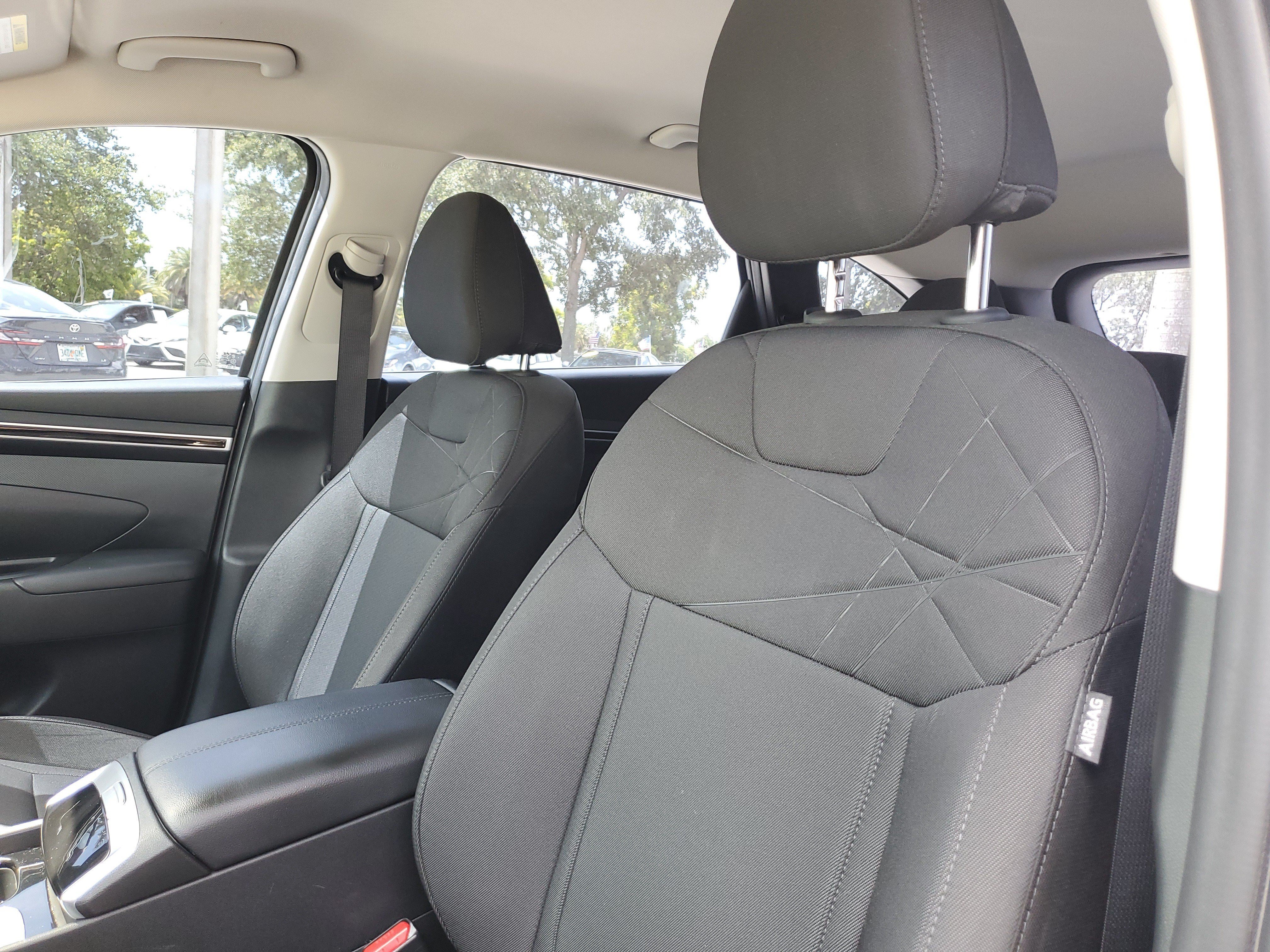 Used 2023 Shimmering Silver Hyundai SE image 16