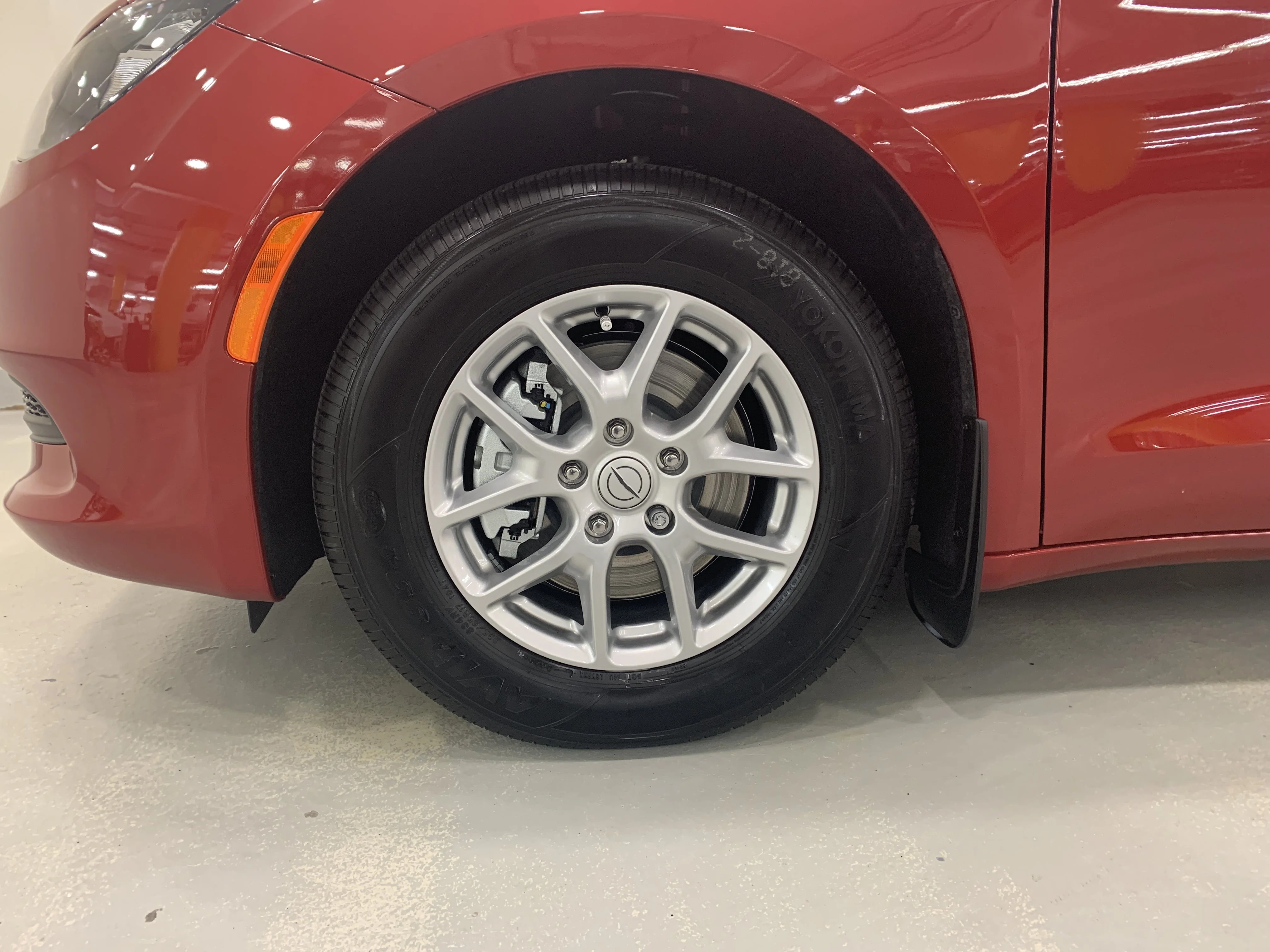 New 2026 RED HOT PEARL Chrysler SXT image 5