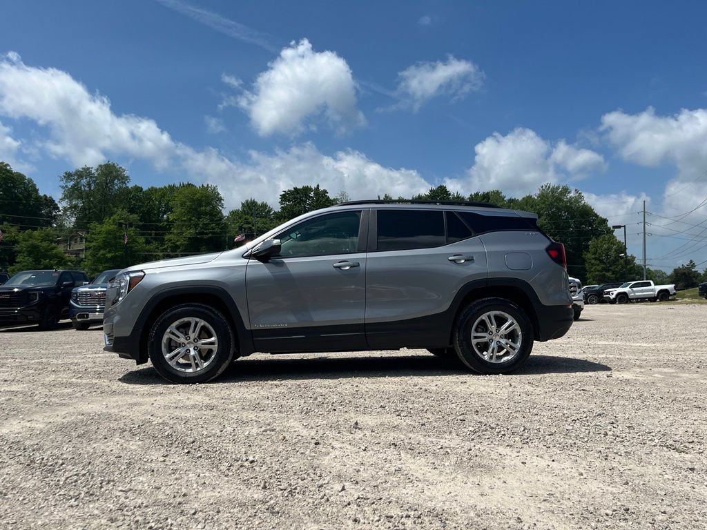 Used 2024 Sterling Metallic GMC SLE image 18