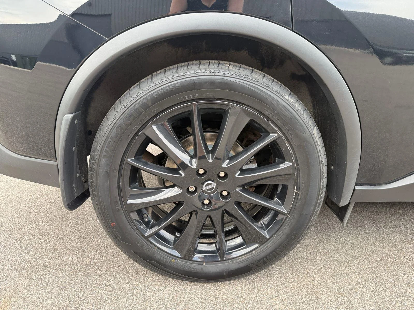 Used 2023 Super Black Nissan SL image 30