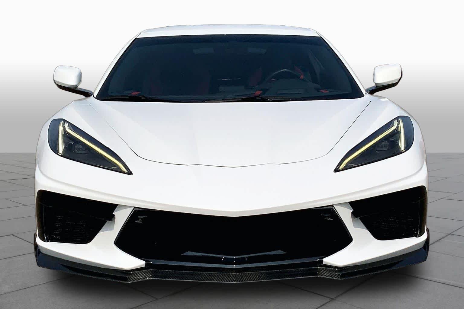 Used 2022 Arctic White Chevrolet 2LT image 4