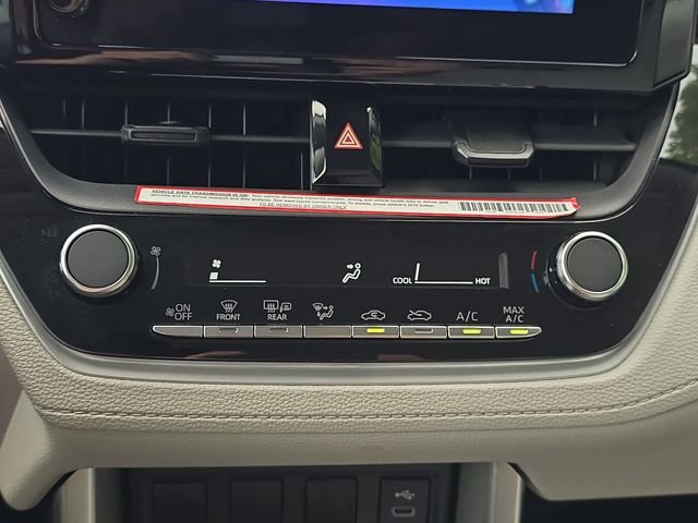 Used 2023  Toyota L image 22