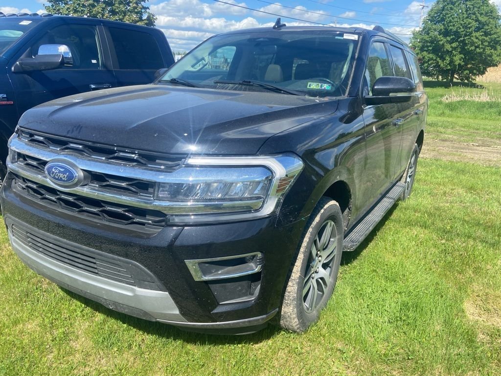 Used 2024 Black Metallic Ford Limited image 3