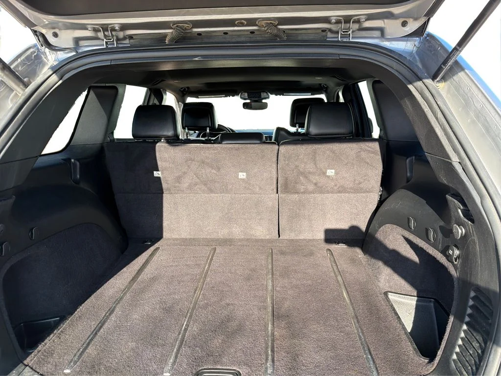 Used 2017 Billet Silver Metallic Clearcoat Jeep Limited image 14