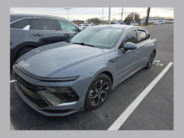 Used 2024 Blue Hyundai SEL image 1