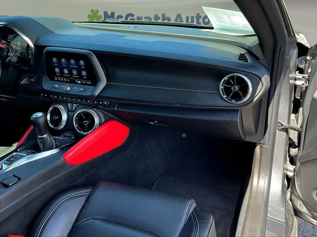 Used 2022 Gray Chevrolet 3LT image 27