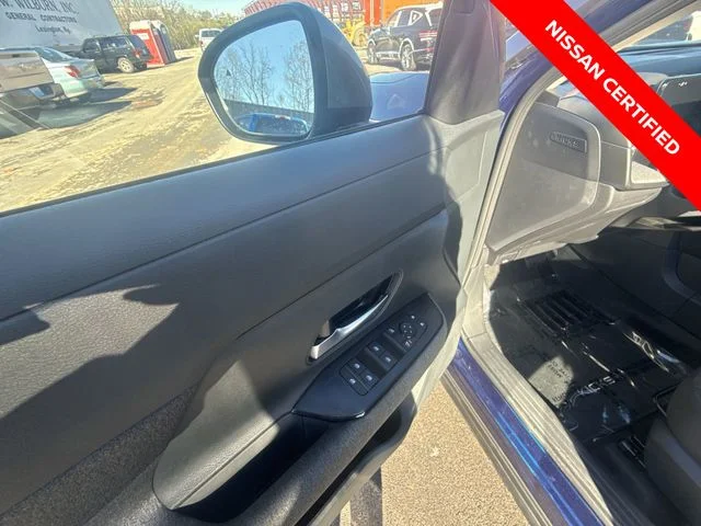 Used 2025 Blue Nissan SV image 13
