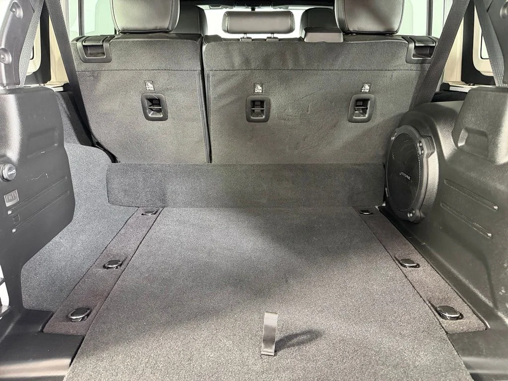 Used 2023 White Jeep Rubicon 4xe image 22