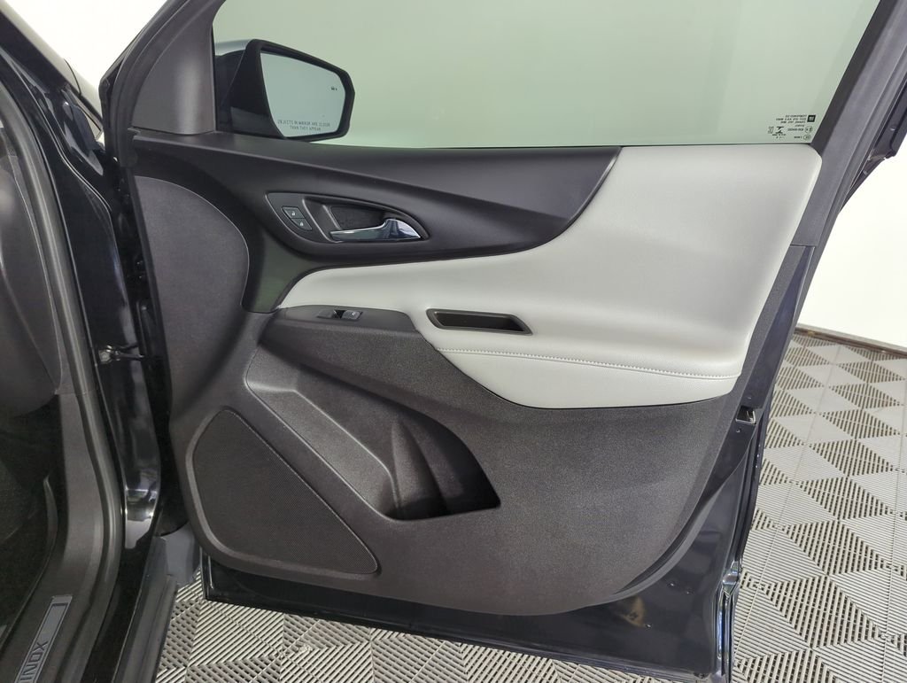 Used 2019 Black Chevrolet Premier image 33