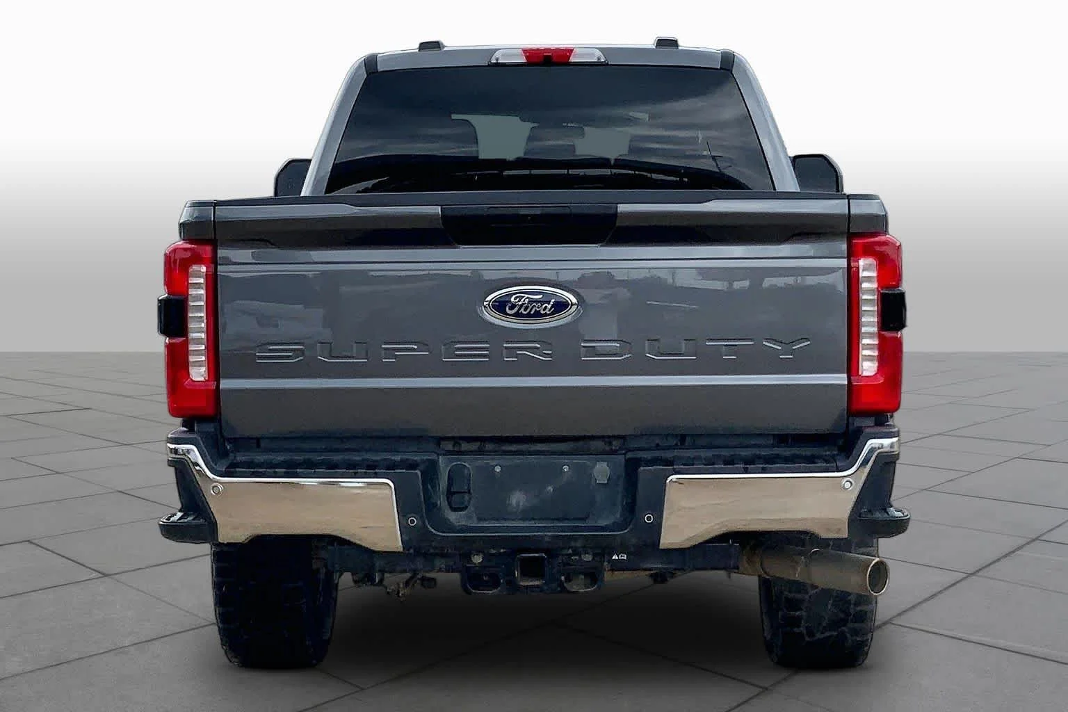 Used 2024 Carbonized Gray Metallic Ford LARIAT image 4