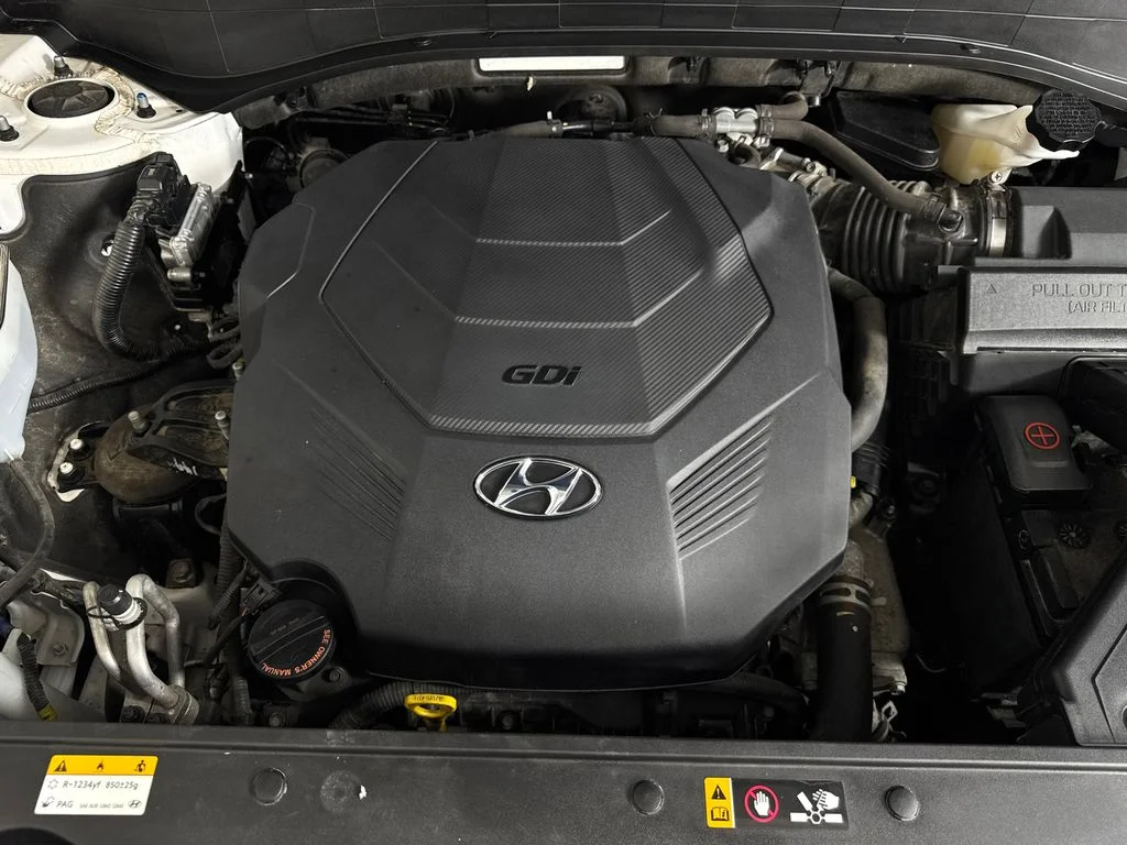 Used 2021 White Hyundai Limited image 17