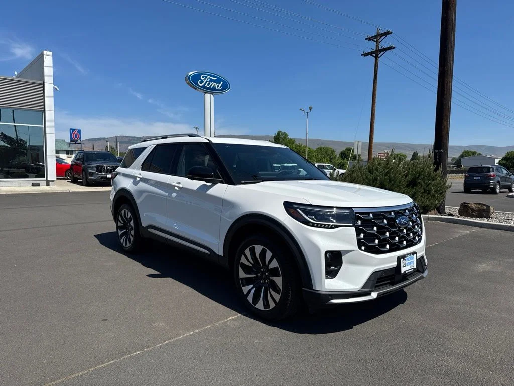 2026 Ford Explorer Platinum 4WD's photo