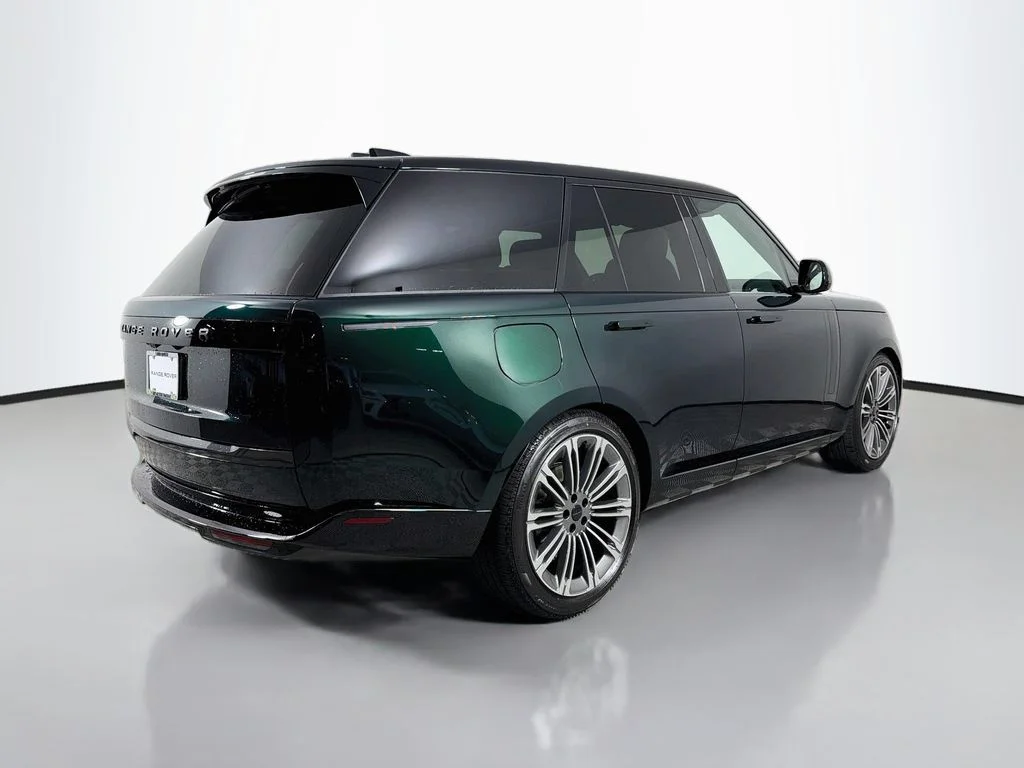 New 2026 British Racing Green Land Rover SE image 5