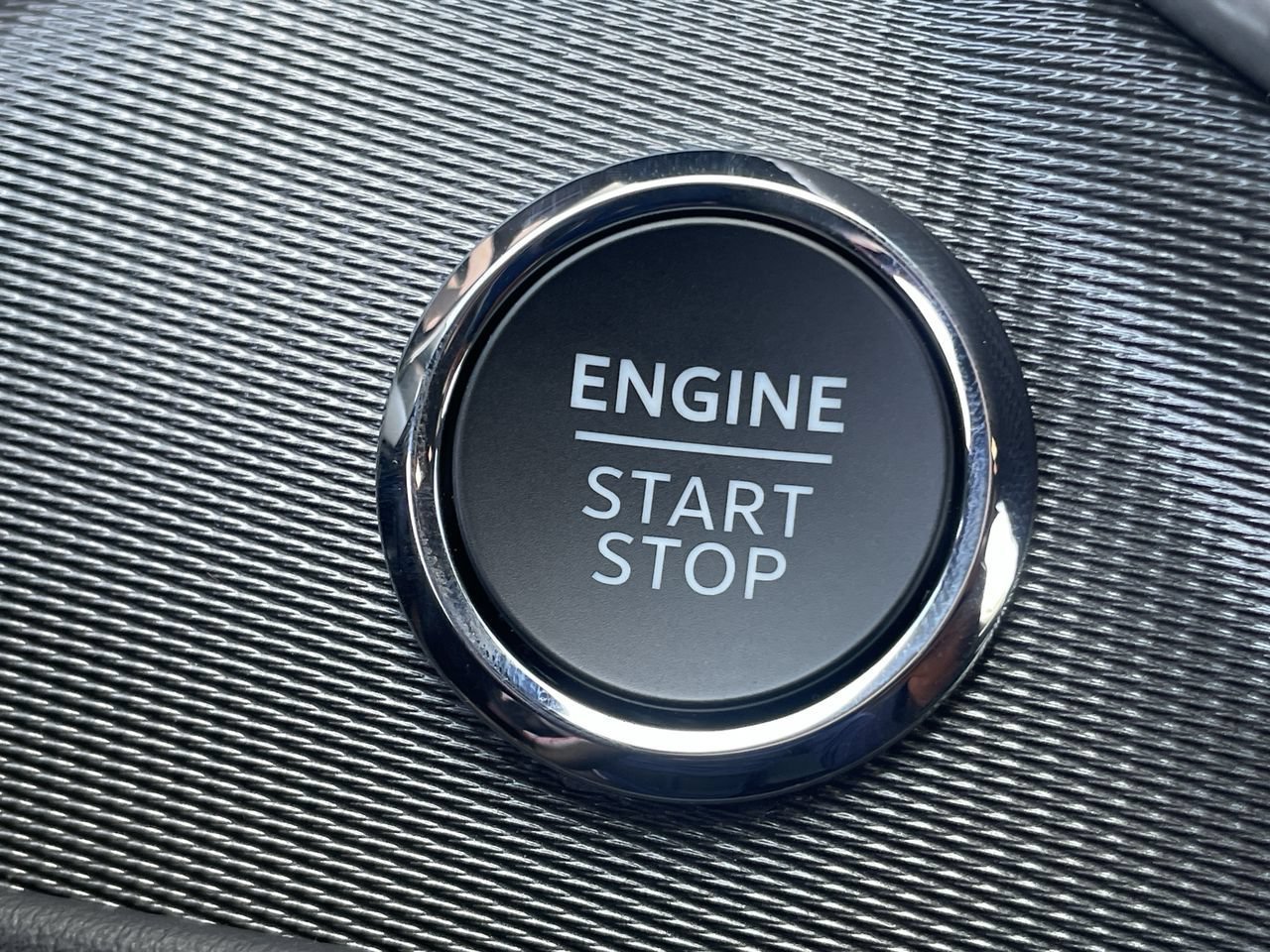 New 2026 Star White Metallic Tri-Coat Ford ST-Line image 30