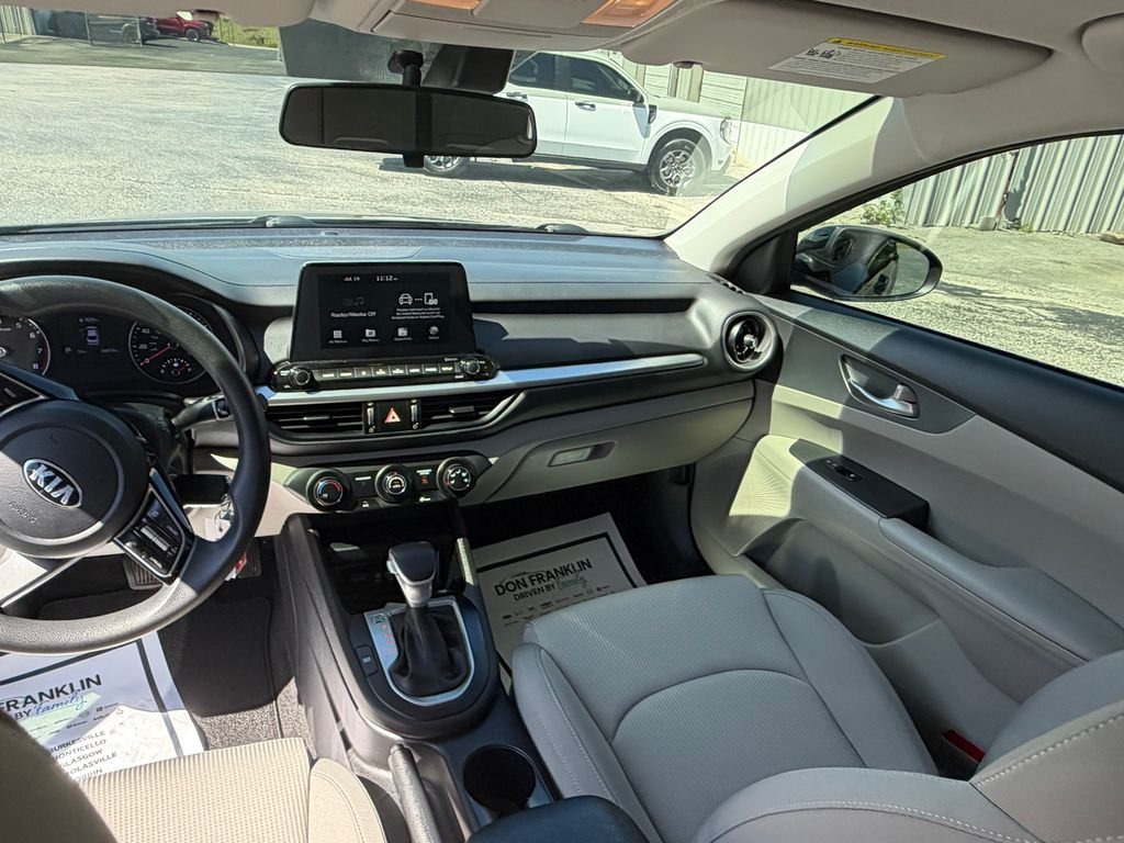 Used 2021 Black Kia LXS image 13