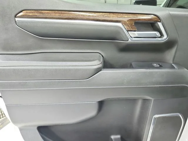 Used 2024 Summit White GMC Elevation image 42